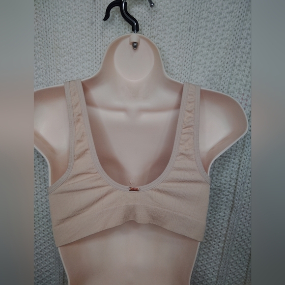 2 for 30$ Pink Victoria secret bralette - Picture 4 of 8